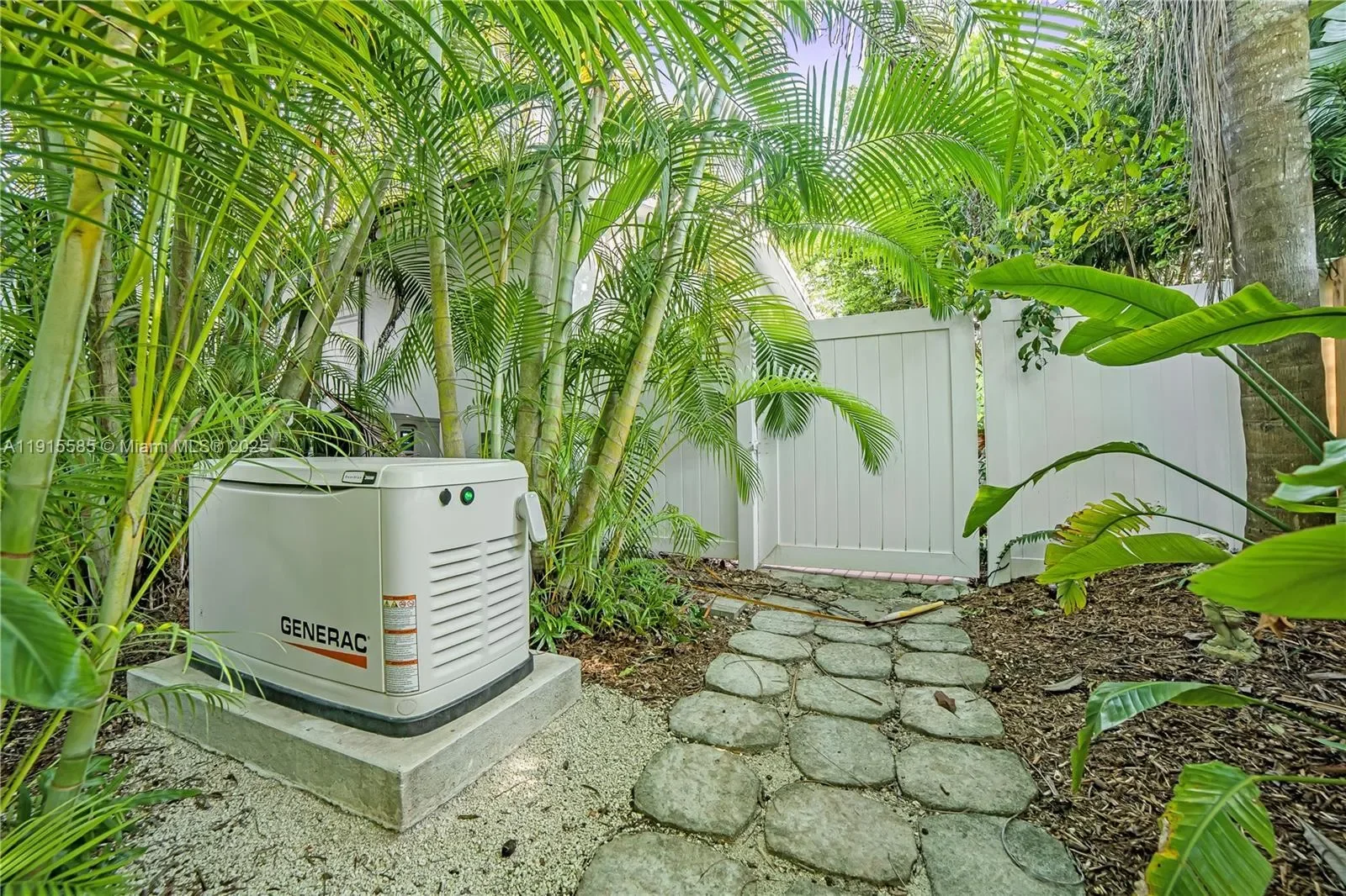 8225 SW 151st St, Palmetto Bay, FL 33158, Coral Gables, Florida, United States. - Photo 7