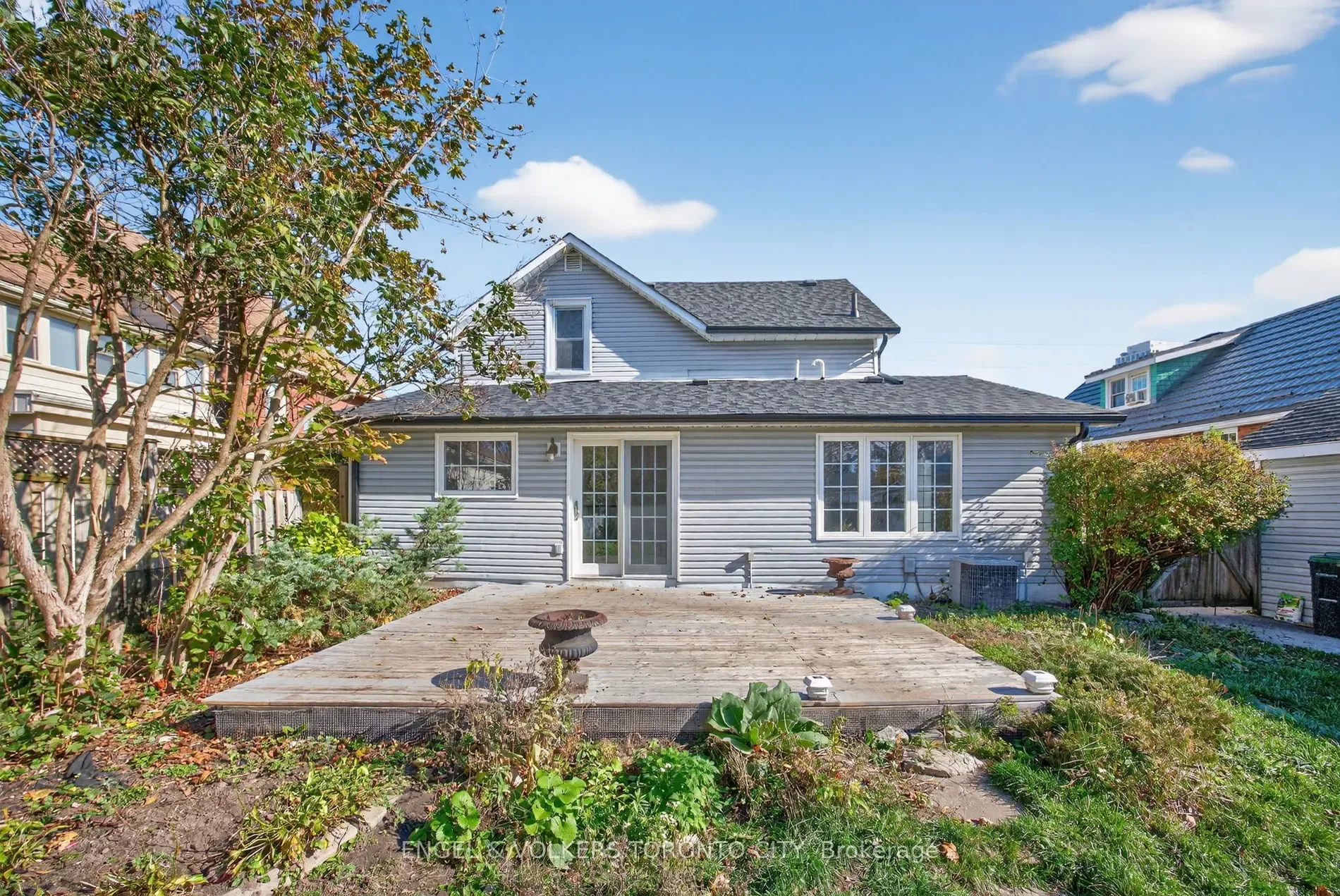Exterior photo 9