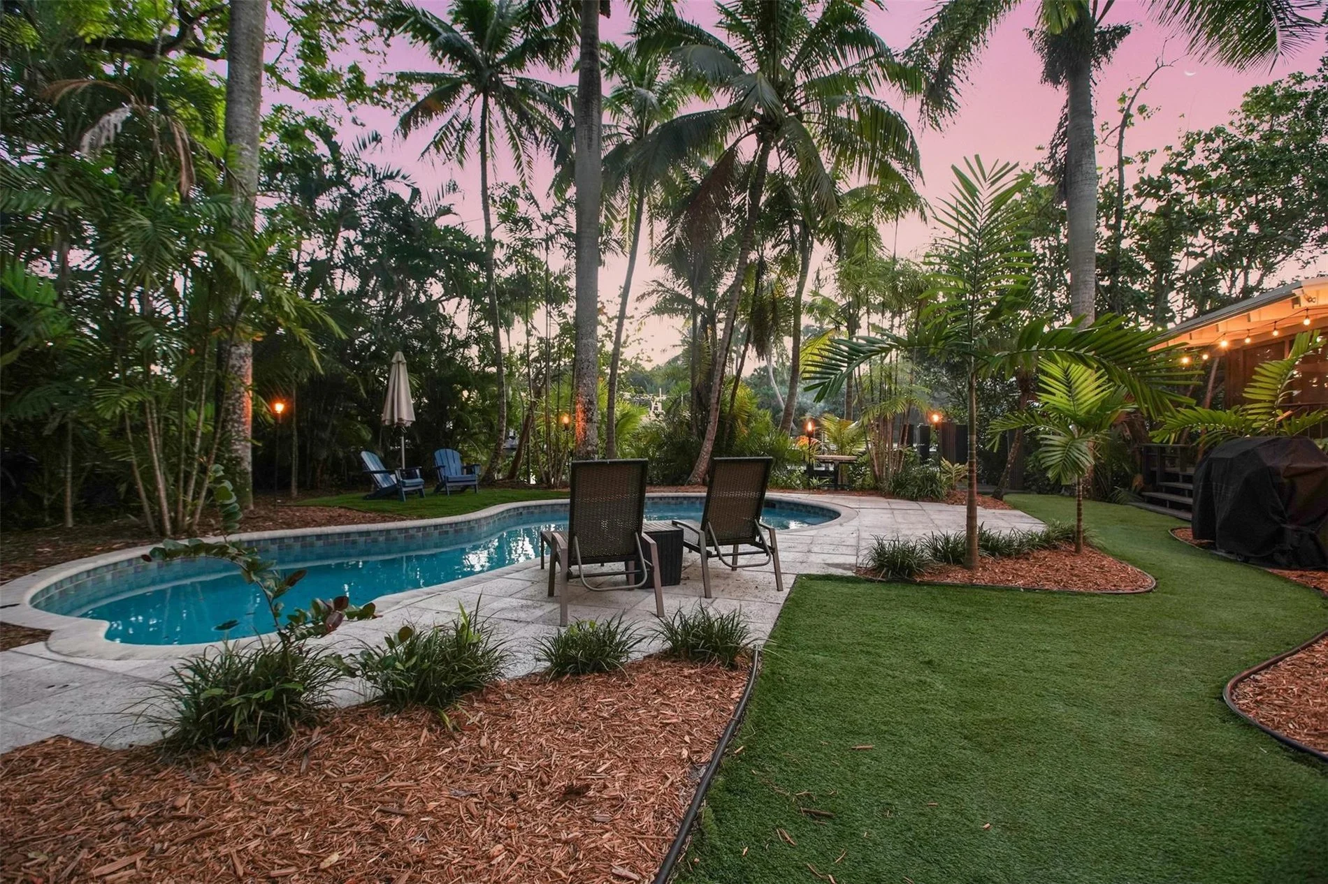 Exterior photo 10
