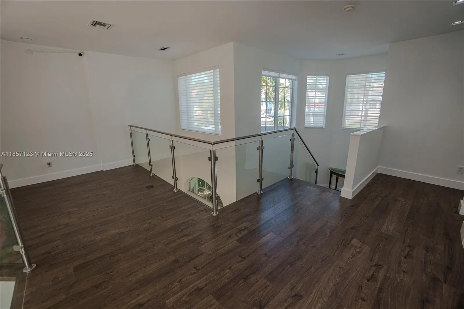 822 Meridian Ln, Hollywood, Florida, United States. - Photo 25