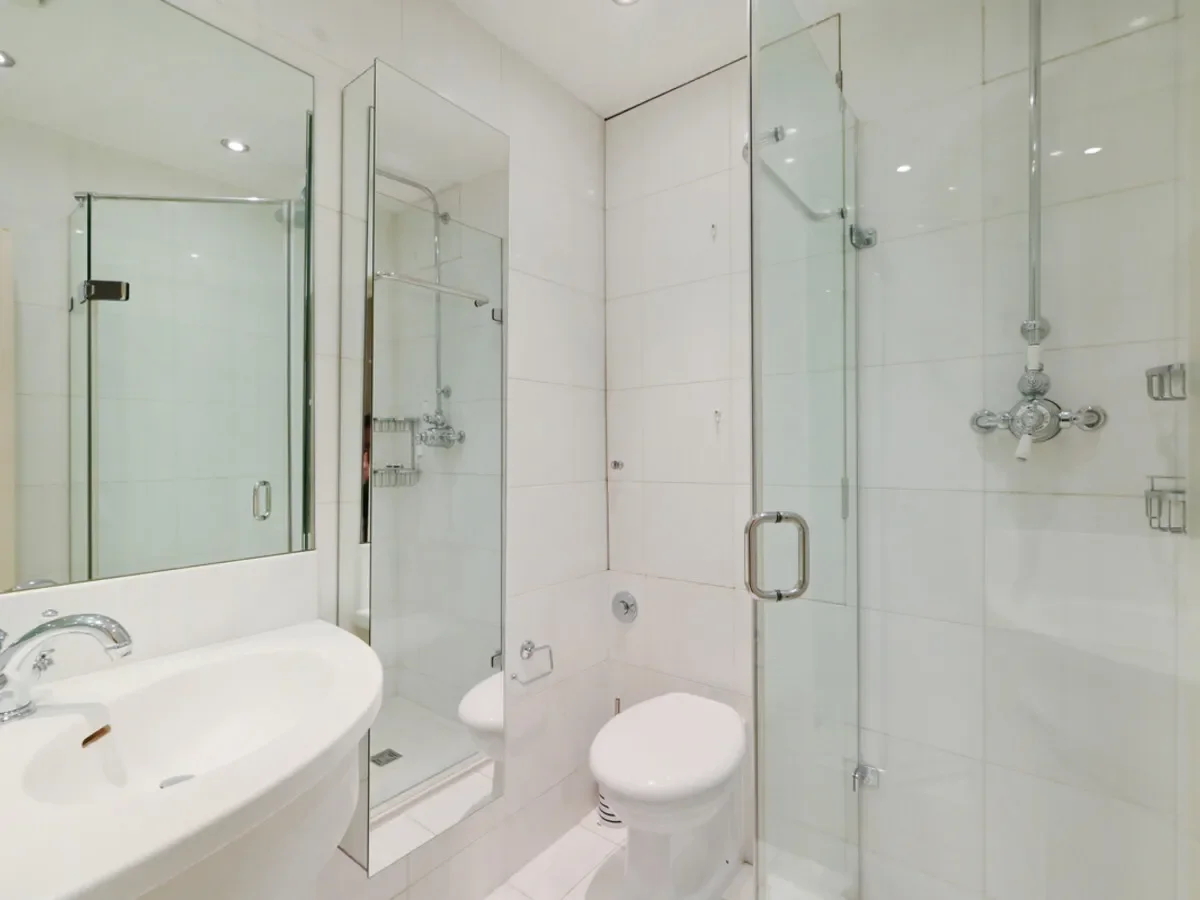 Cheyne Walk, London, SW3, London, England, United Kingdom. - Photo 22