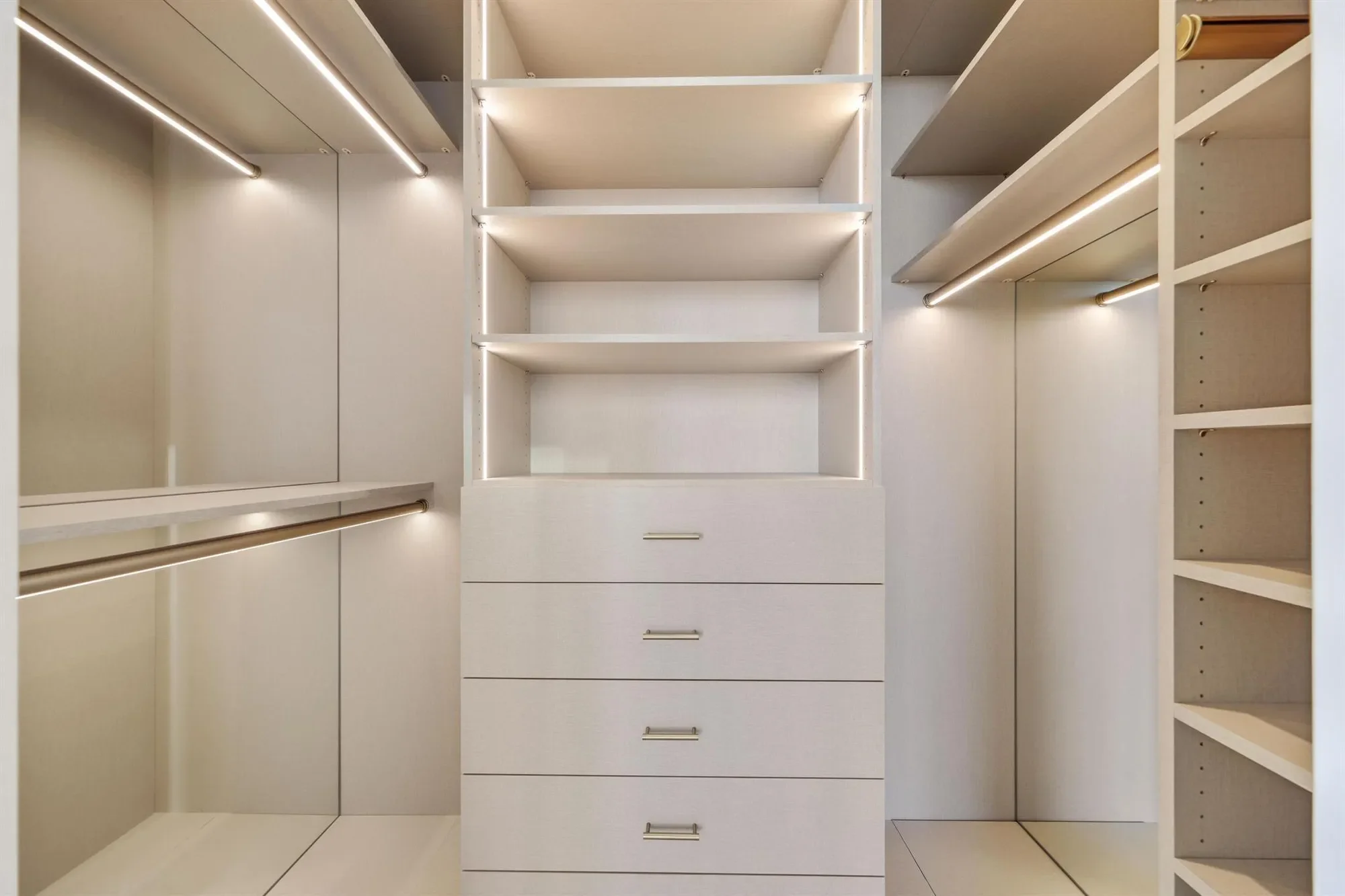 2655 S Bayshore Drive, Miami, Florida, United States. - Photo 39