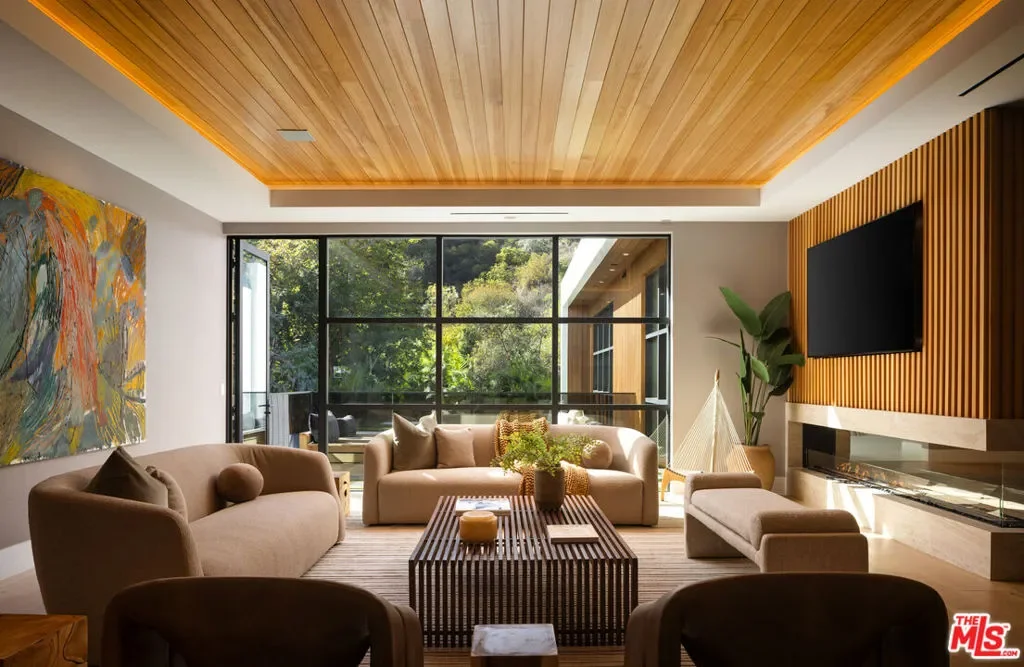 13187 Chalon Road, Los Angeles, California, United States. - Photo 17