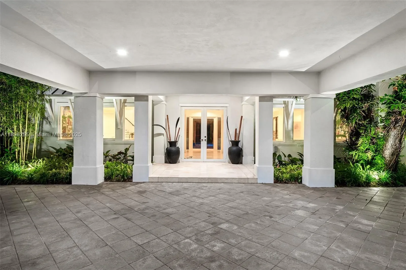 8923 Ludlam Rd., Coral Gables, Florida, United States. - Photo 9
