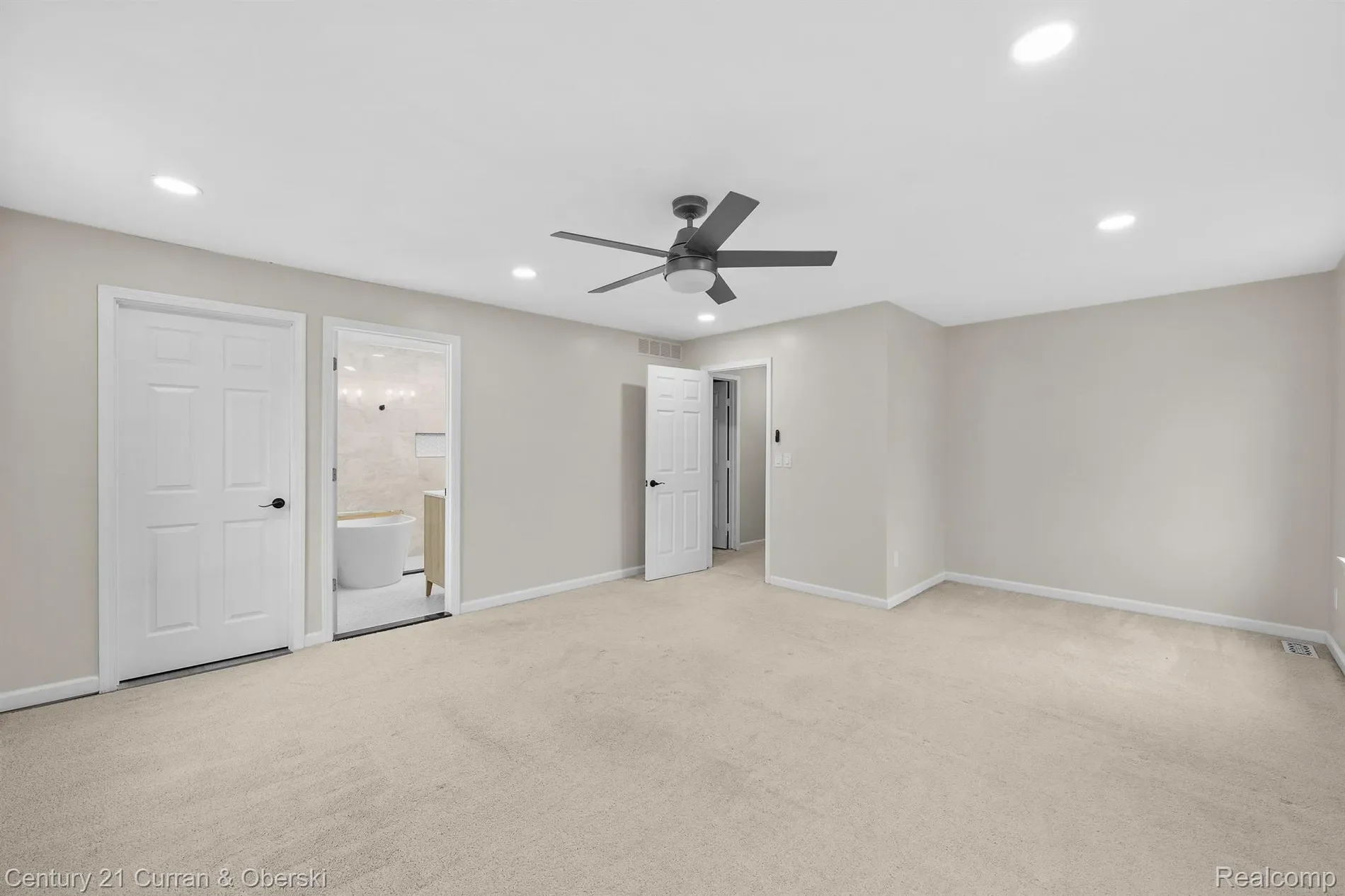 19760 Scenic Harbour Drive, Northville Township, MI 48167, Novi, Michigan, United States. - Photo 6
