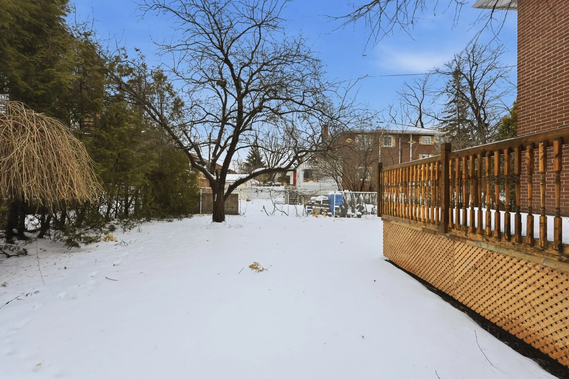 Exterior photo 2
