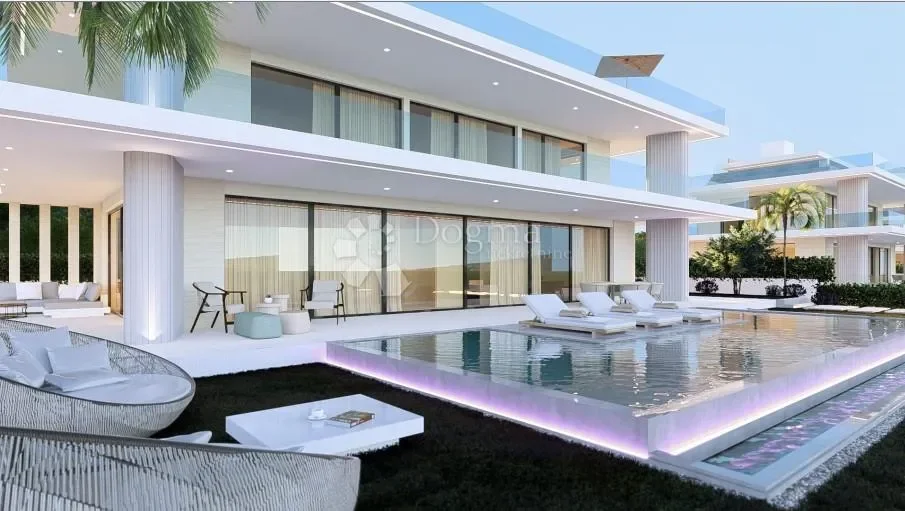 Exterior photo 4