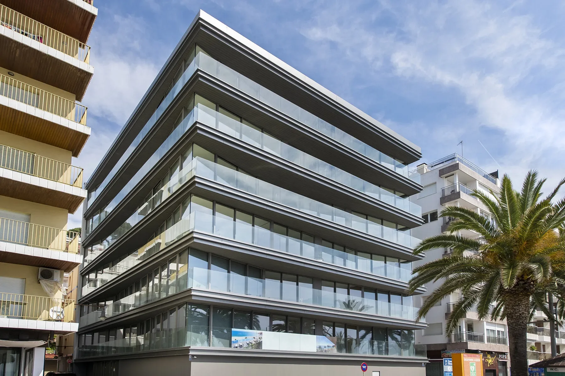 Exterior photo 3