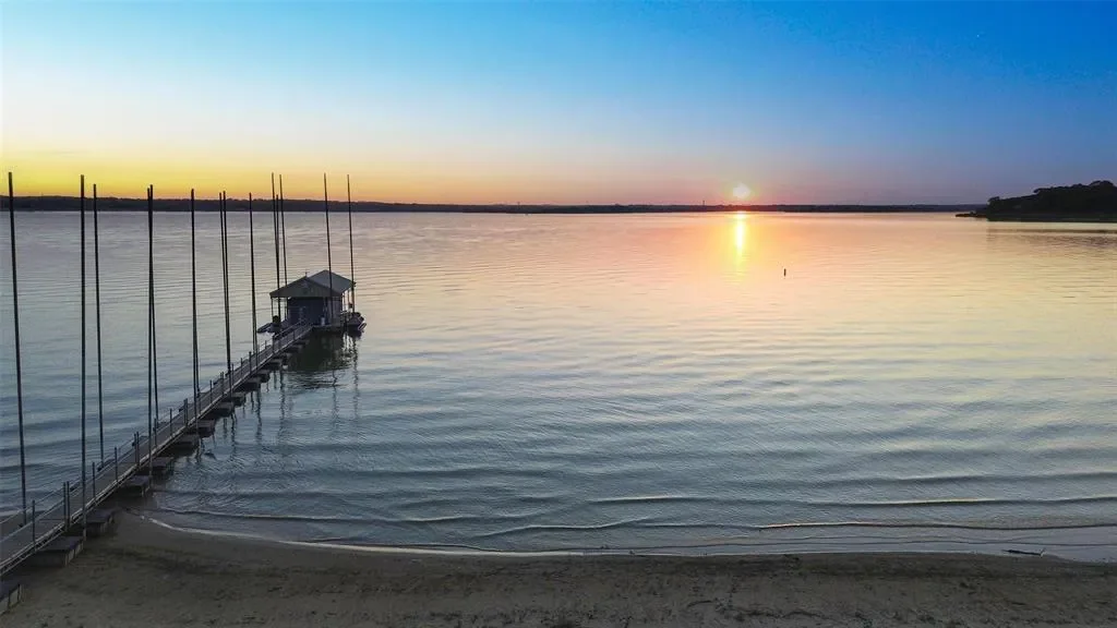 6833 Red Bud Drive, Lewisville, Texas, United States. - Photo 3