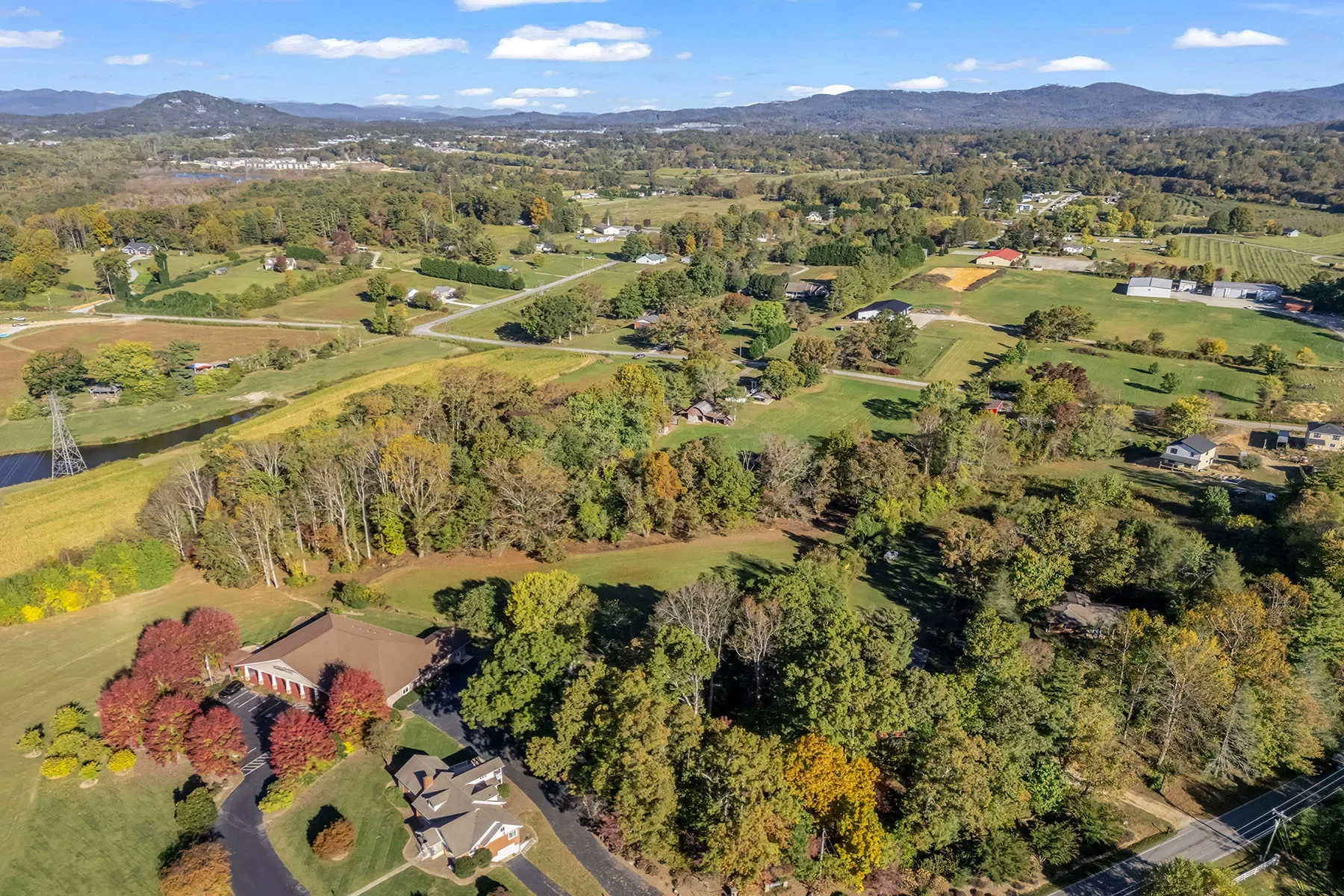 628 New Hope Road, Flat Rock, NC 28731, Flat Rock, North Carolina, United States. - Photo 10