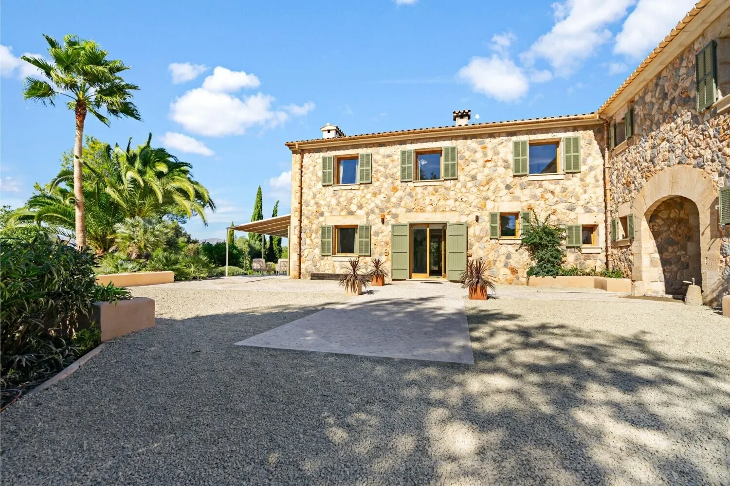 Exterior photo 10