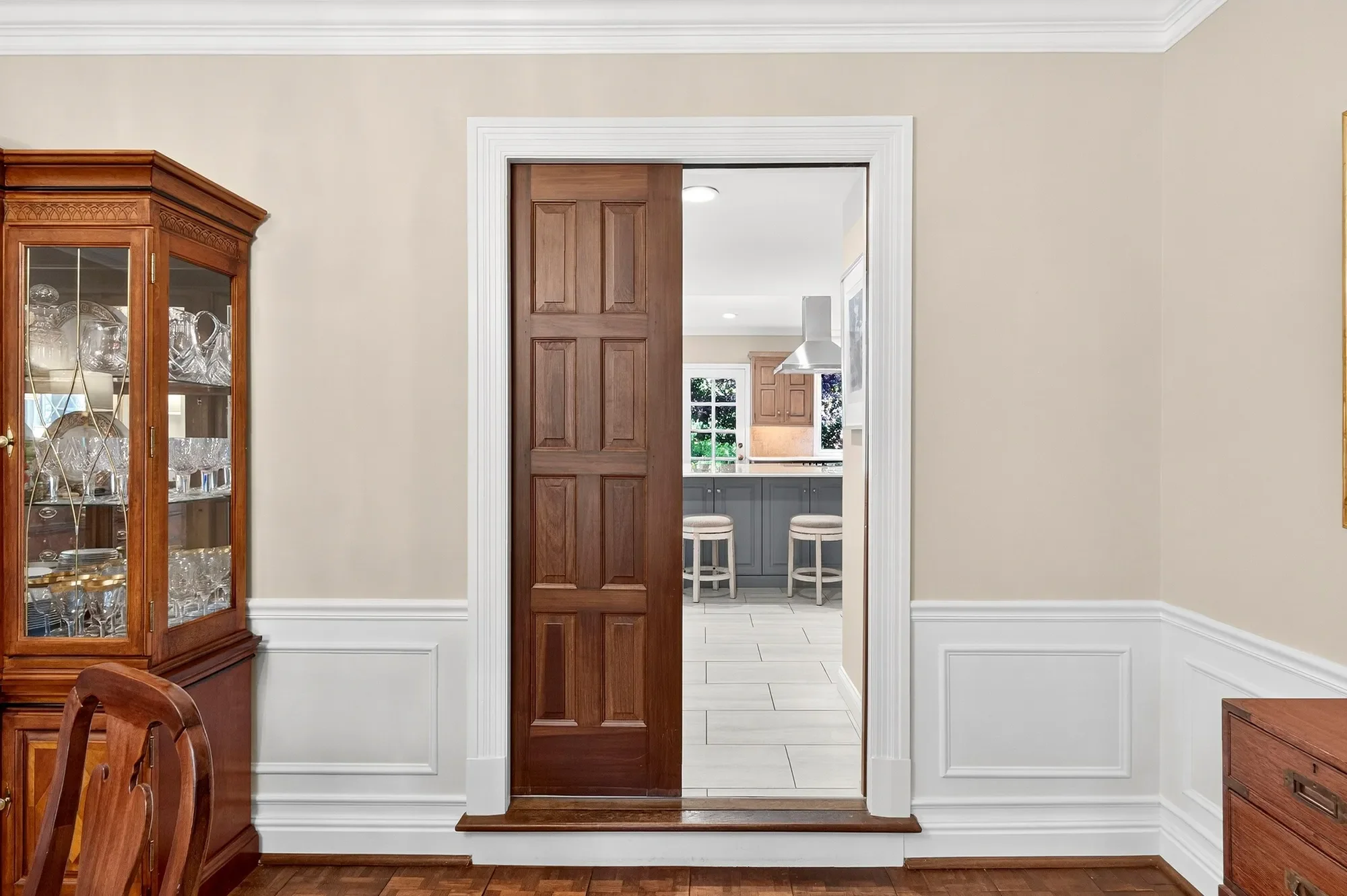 73 Overhills Drive , Ladue, MO 63124, Ladue, Missouri, United States. - Photo 13
