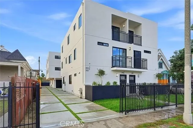 300 E 25th, Los Angeles, CA 90011, Los Angeles, California, United States. - Photo 5