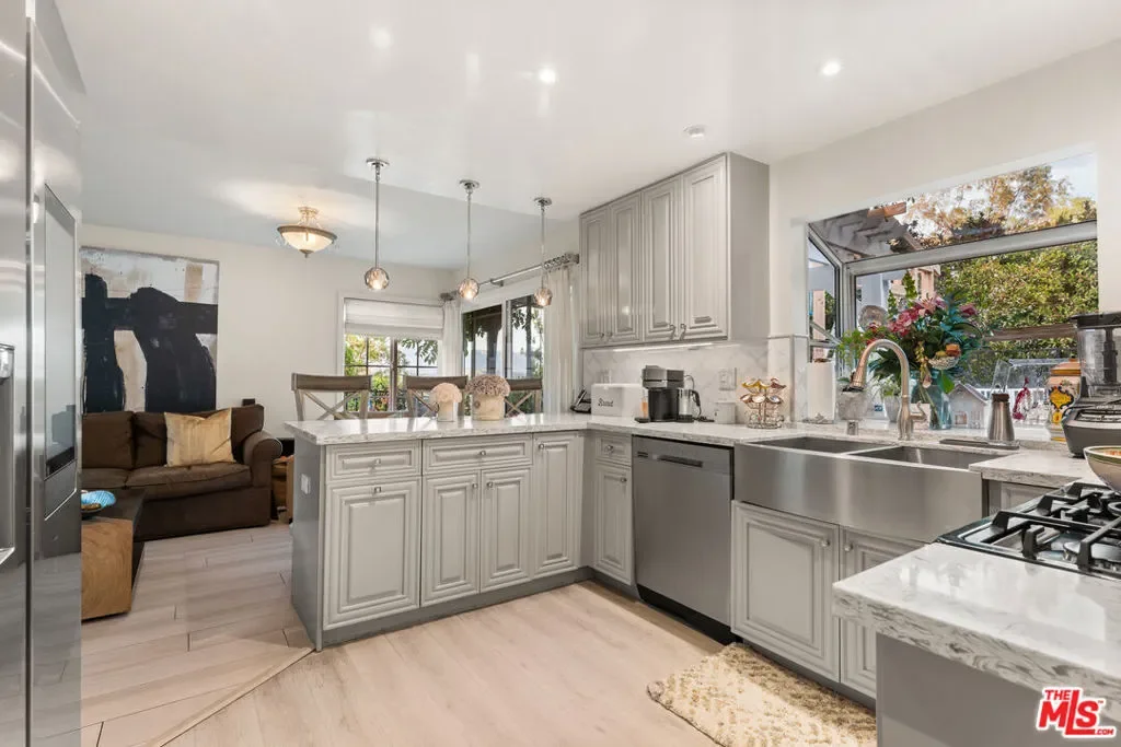 7282 Woodvale Court, Bell Canyon, California, United States. - Photo 3