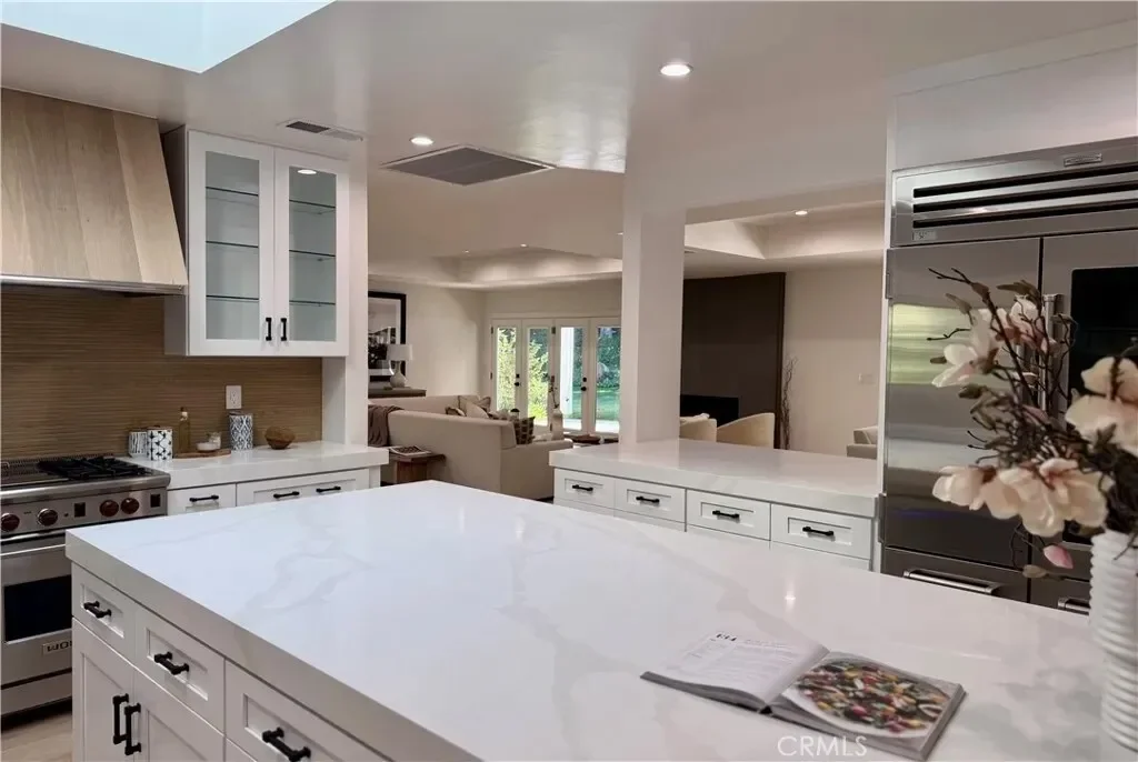 16430 Dorado Drive, Los Angeles, California, United States. - Photo 8