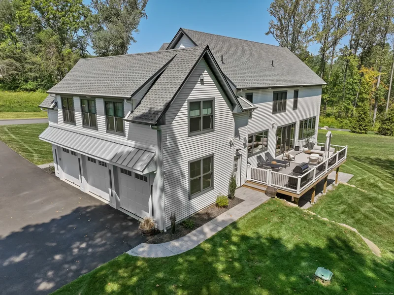 8 Holly Lane, Newtown, CT, 06482, USA, Newtown, Connecticut, United States. - Photo 10