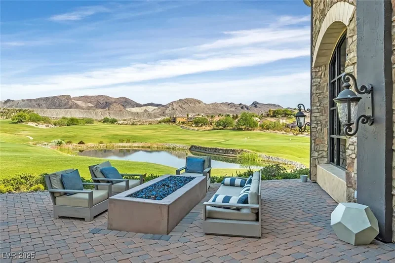 8 Hilltop Crest Street, Henderson, NV 89011, Henderson, Nevada, United States. - Photo 19