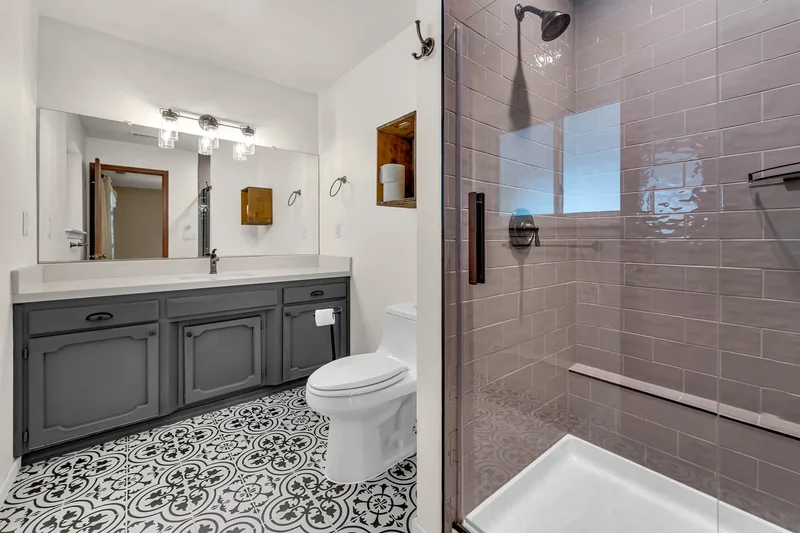 8221 Placer Road , Redding, CA 96001, Redding, California, United States. - Photo 15