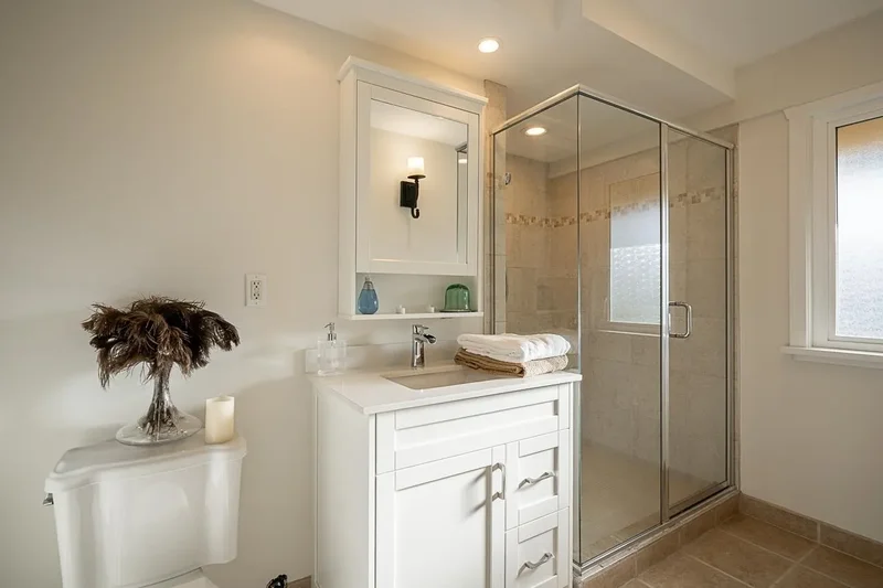 2519 East Road, Anmore, BC, V3H5G9, CANADA, Anmore, British Columbia, Canada. - Photo 2