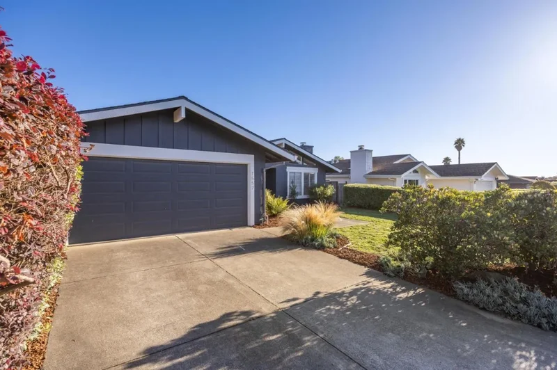 1557 Mizzen Lane, Half Moon Bay, California, United States. - Photo 18