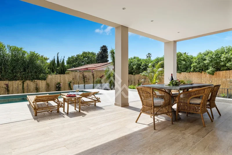 LUXURY CONTEMPORARY VILLA NEAR THE BEACH IN SAN PEDRO DE ALCÁNTARA