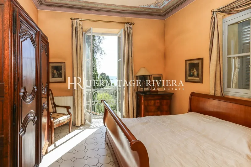 Charming turn-of-the-century villa with guest lodge and botani..