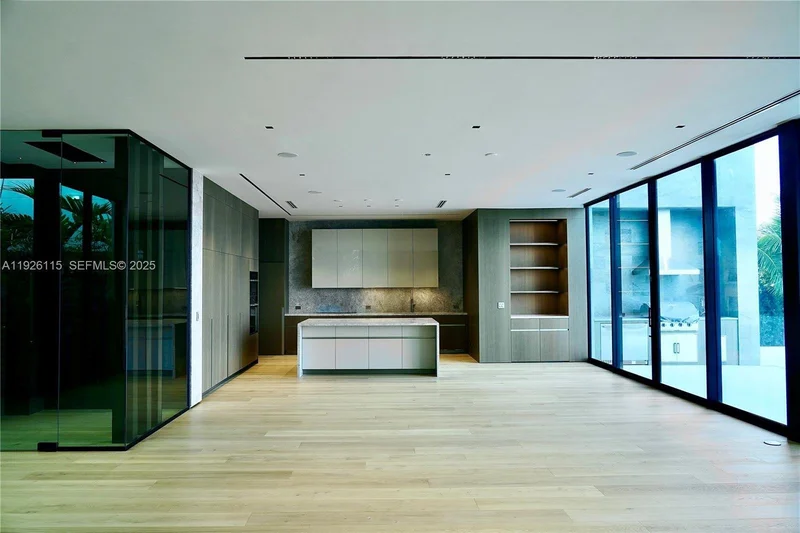 1041 N Venetian Dr, Miami, Florida, United States. - Photo 7