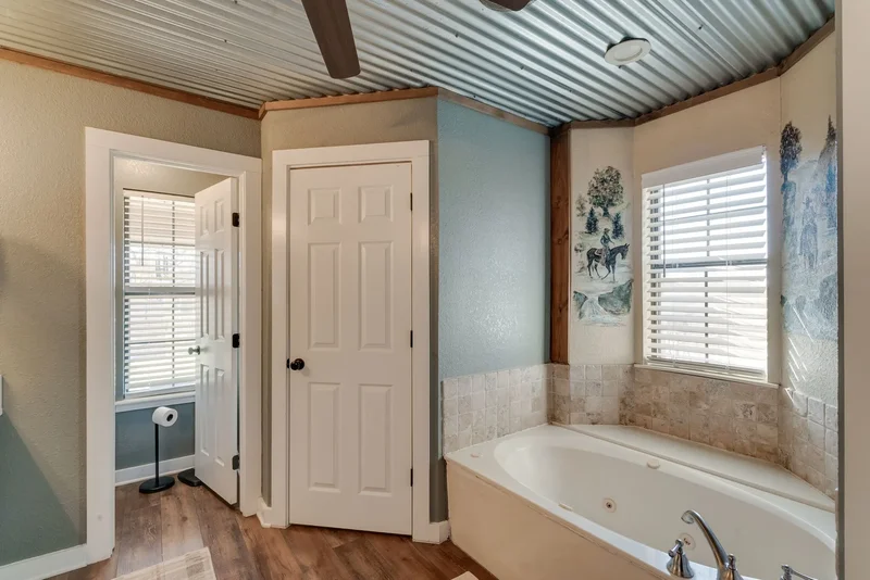 24860 N US Highway 281, Stephenville, TX 76401, Stephenville, Texas, United States. - Photo 34