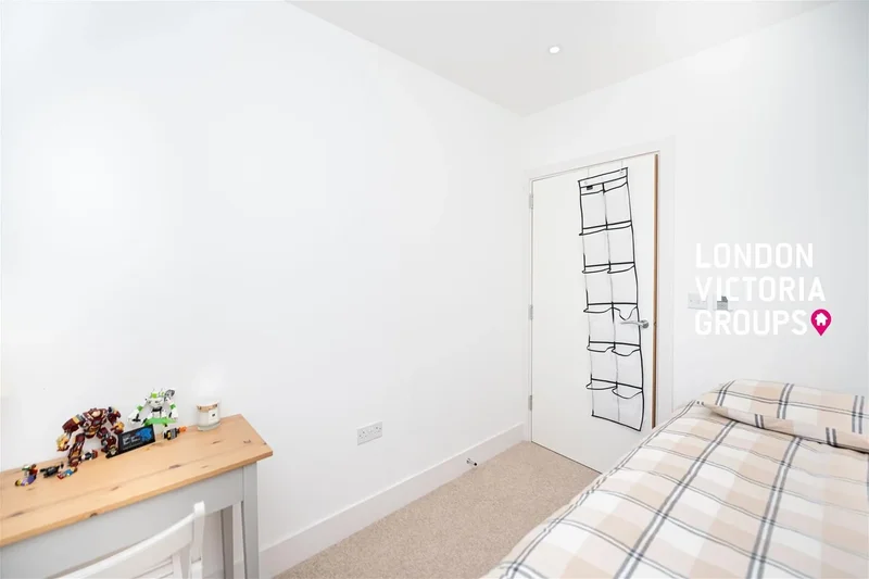 Pipit Drive, London, London, England, United Kingdom. - Photo 16