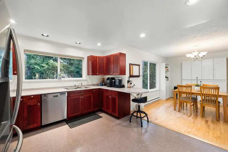 77 Chilco Ridge Place, View Royal, BC V9B 5Z7, View Royal, British Columbia, Canada. - Photo 17