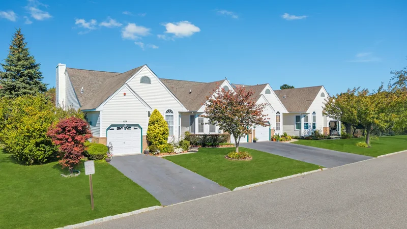 204 Caroline Court, Port Jefferson Station, Ny, 11776