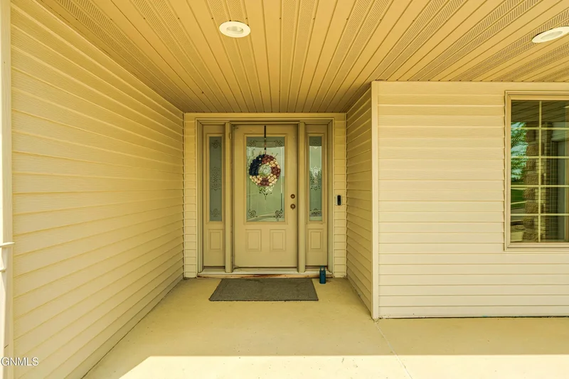 1901 Oregon Drive, Bismarck, ND 58503, Bismarck, North Dakota, United States. - Photo 97