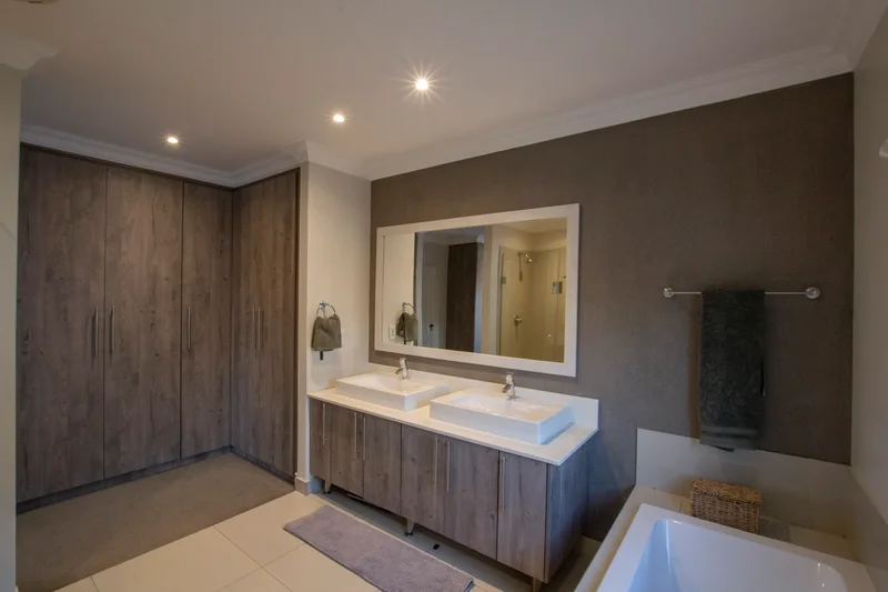 190 Guyot Oval, Val De Vie Winelands Lifestyle Estate, South Africa, Val De Vie Winelands Lifestyle Estate, Western Cape, South Africa. - Photo 54