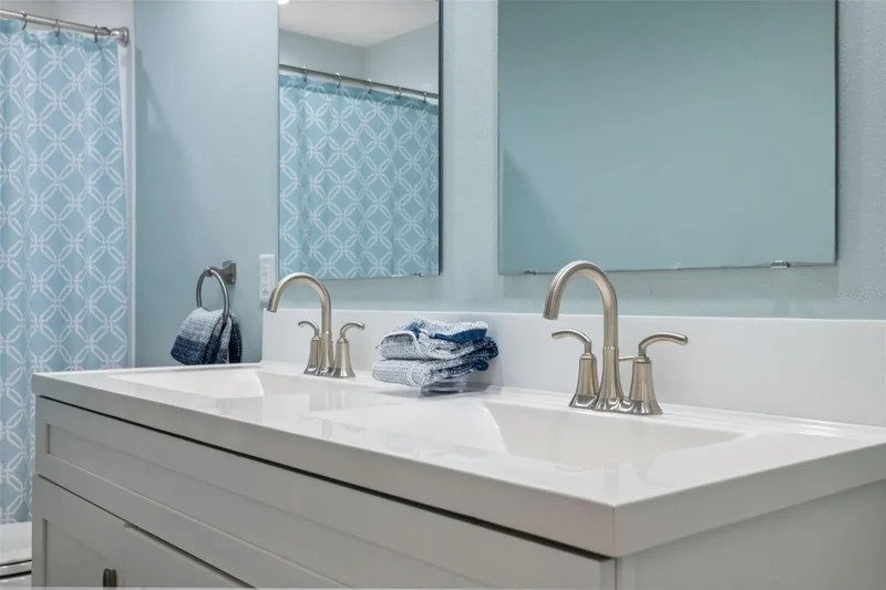 727 KEY ROYALE DRIVE, Holmes Beach, Florida, United States. - Photo 33