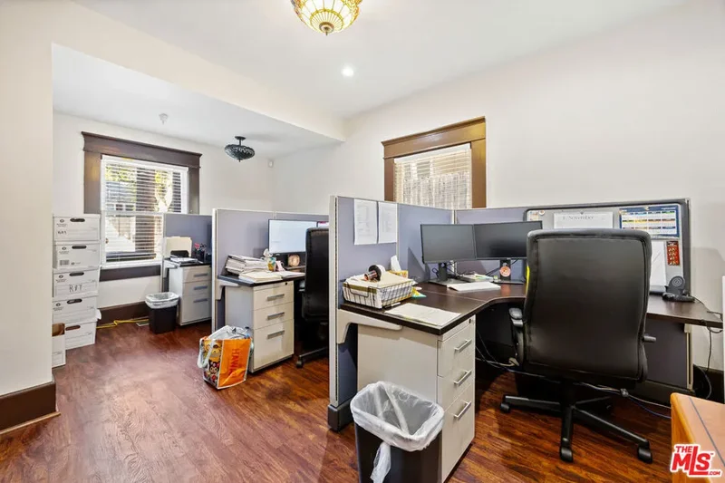275 E California Boulevard, Altadena, California, United States. - Photo 19