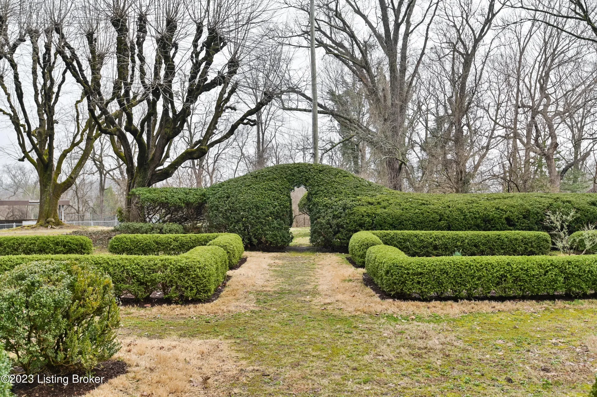 1801 Sulgrave Road , Louisville, KY 40205, Watterson Park, Kentucky, United States. - Photo 39