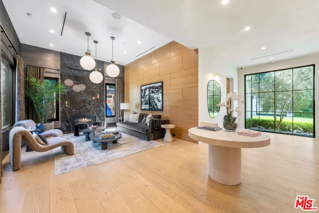 17228 Otsego Street, Los Angeles, California, United States. - Photo 1