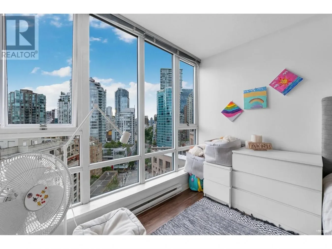 2203 788 HAMILTON STREET, Vancouver, British Columbia, Canada. - Photo 3