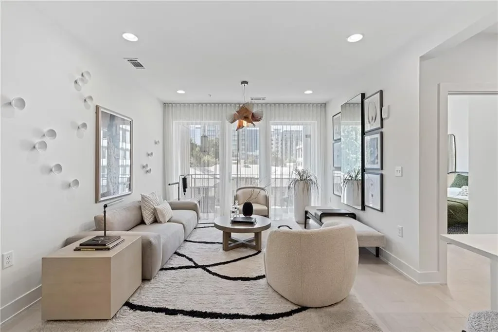 775 Juniper Street NE 107, Atlanta, Georgia, United States. - Photo 3