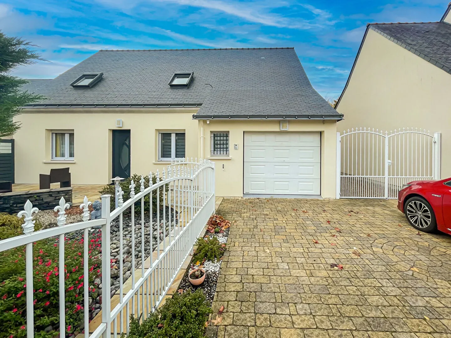 Exterior photo 3