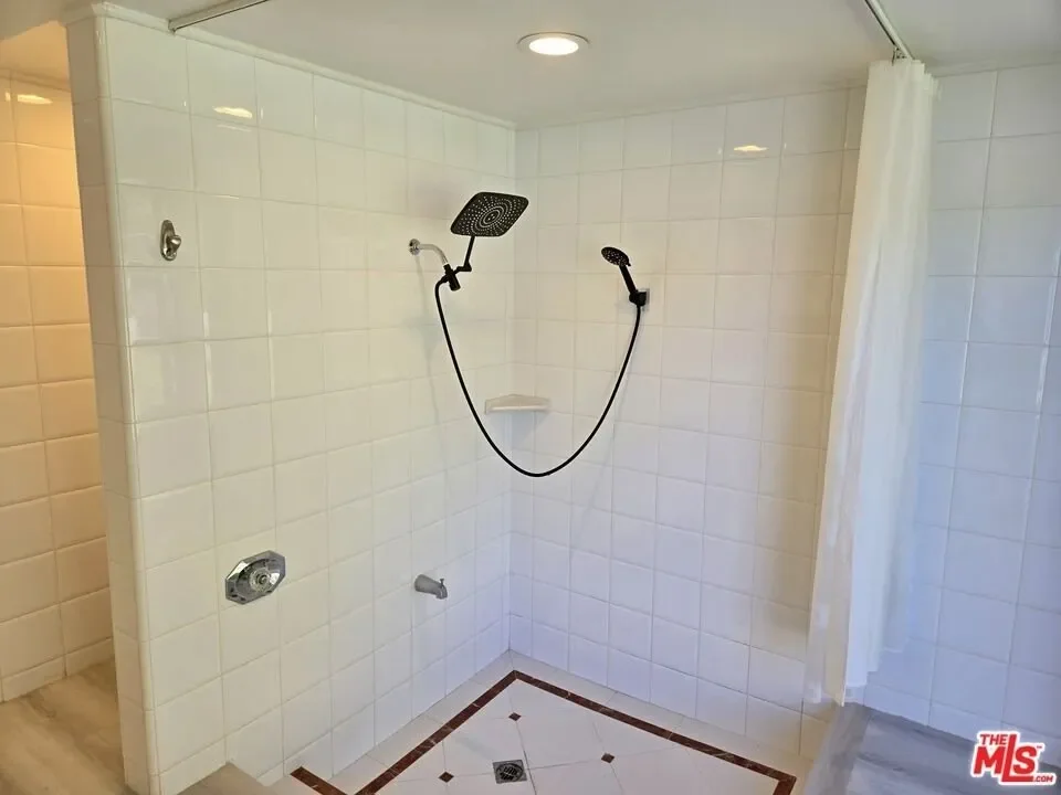 Gallery photo 2