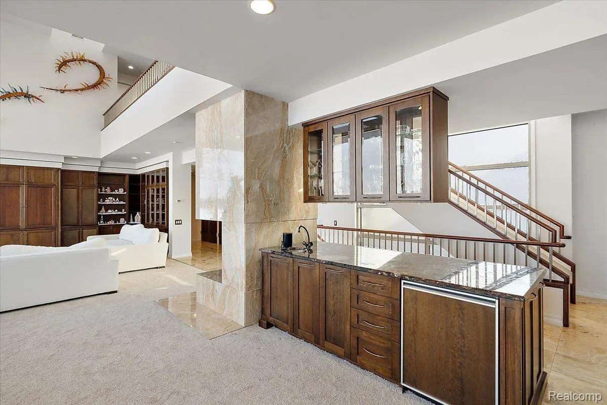 3468 PINE ESTATES Drive, West Bloomfield Charter Township, MI 48323, Orchard Lake Village, Michigan, United States. - Photo 8