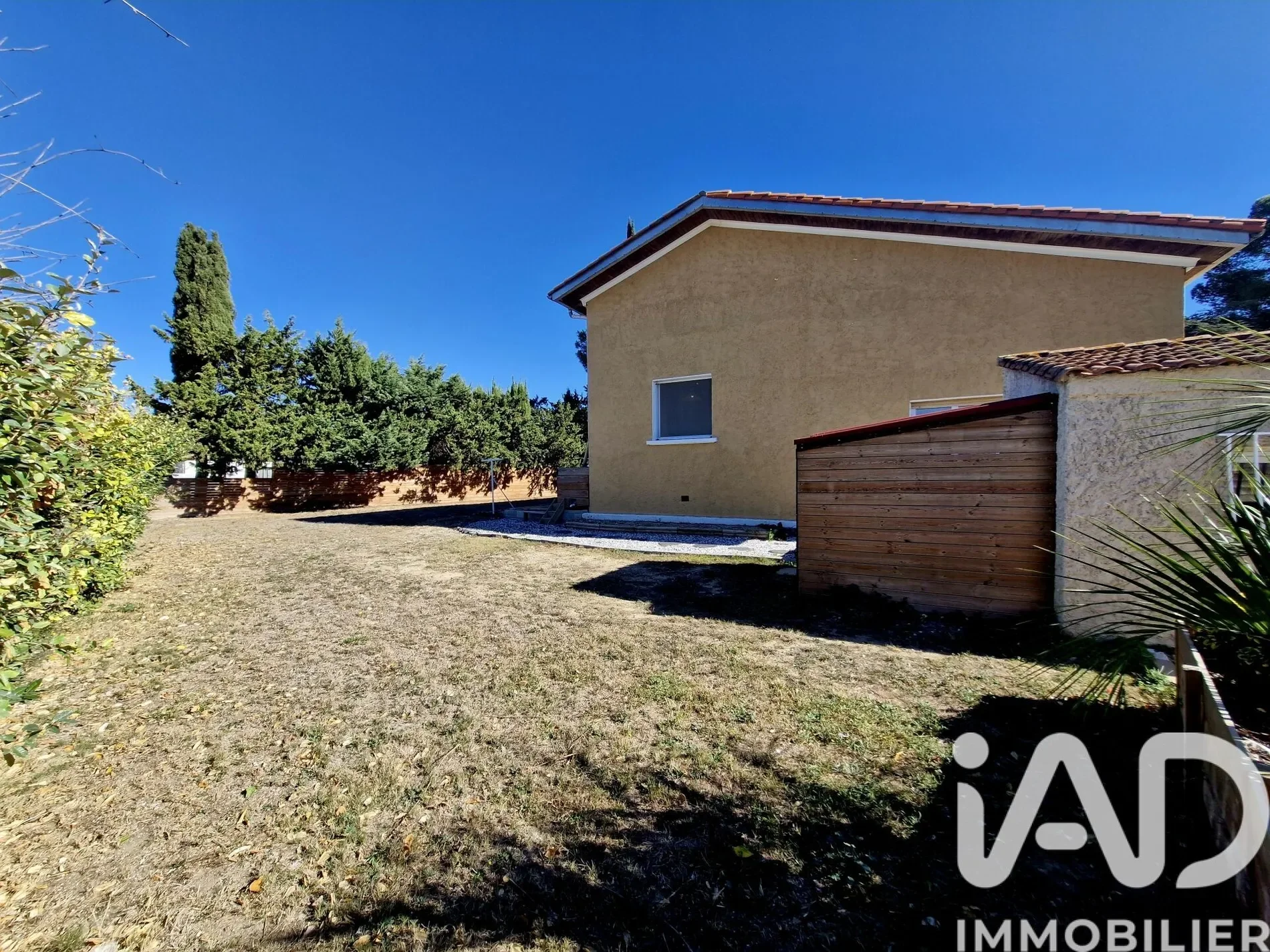 Exterior photo 7