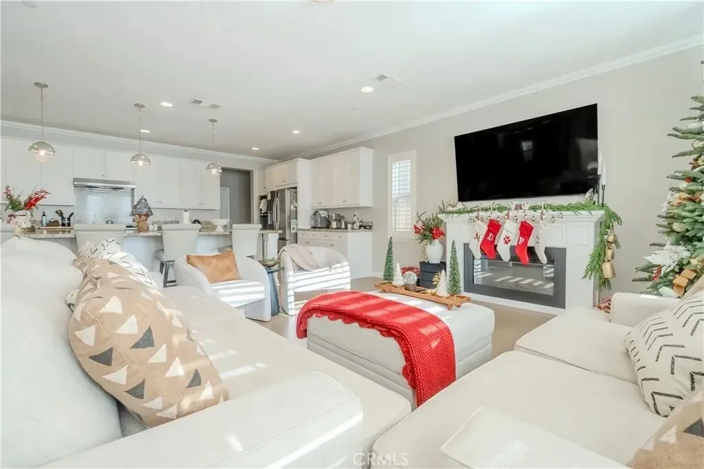 17058 Lagos, Chino Hills, California, United States. - Photo 18