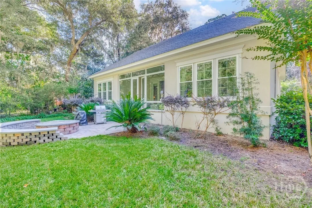 Single Family Residence in Savannah