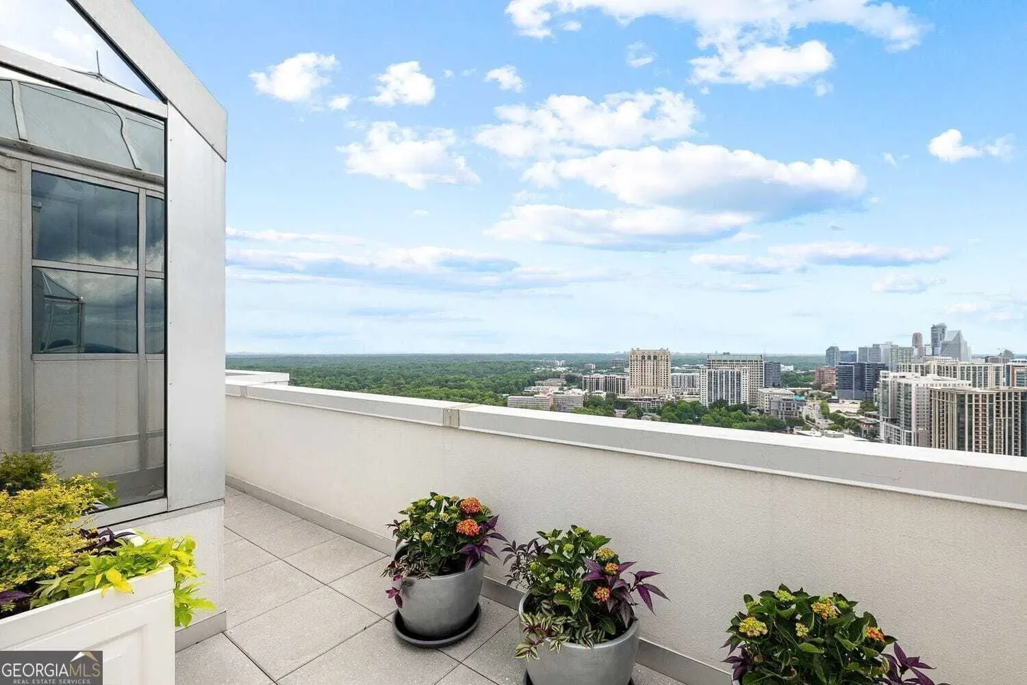 2828 Peachtree Road NW, Atlanta, Georgia, United States. - Photo 36