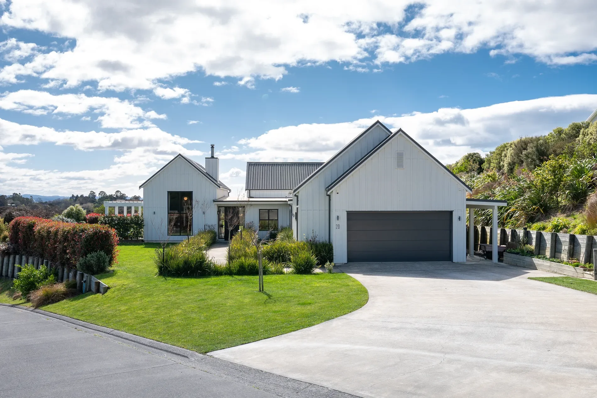 Exterior photo 9