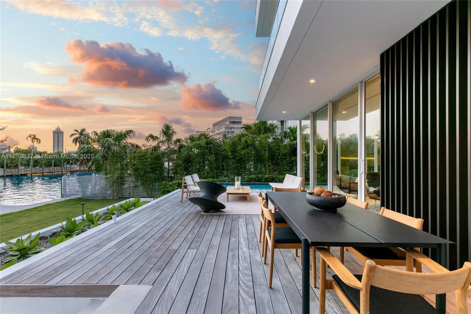 1081 W 48th St, Miami Beach, Florida, United States. - Photo 32