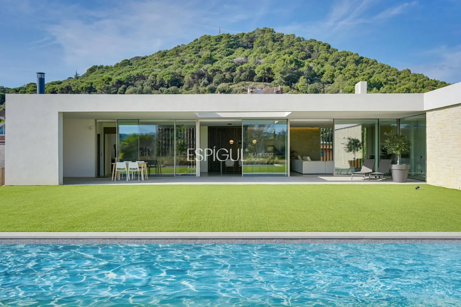 Exterior photo 11