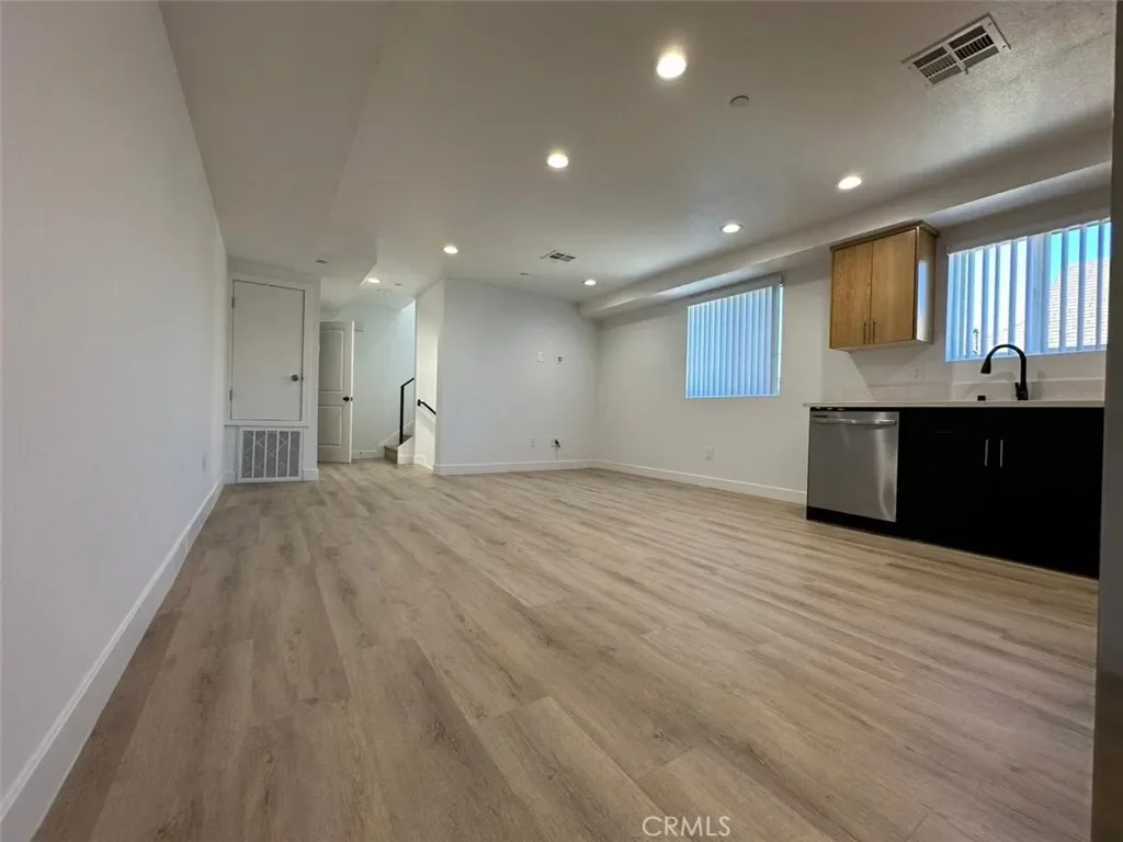 235 E 29th Street, LOS ANGELES, CA 90011, Los Angeles, California, United States. - Photo 36